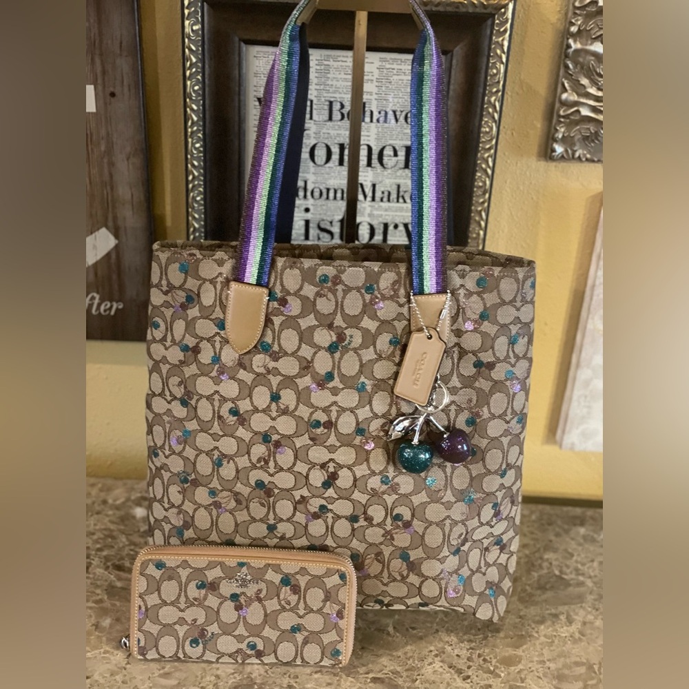 COACH LIKE NEW Tan Glitter Cherry Jacquard Large Tote W/Matching Wallet SET